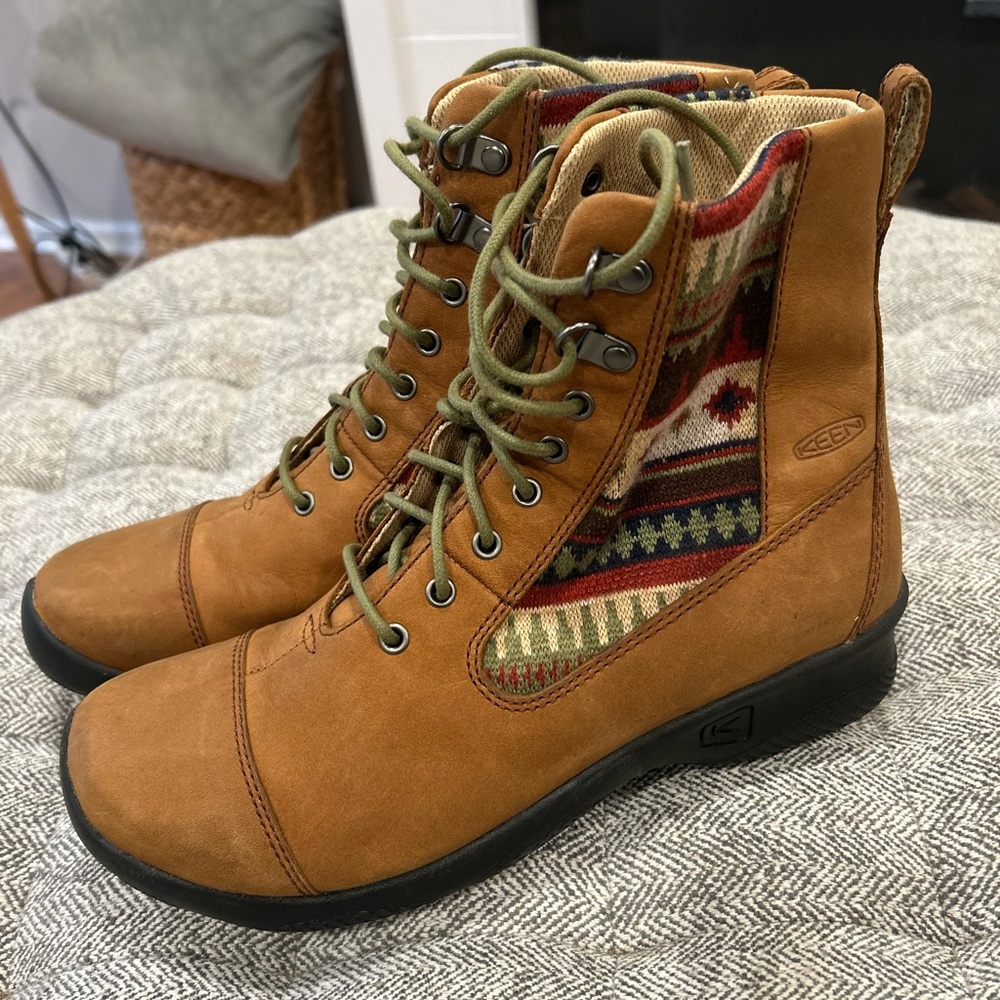 Keen size 10 women’s knit boots